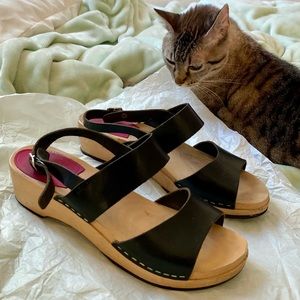Swedish Hasbeens Helena black clog sandals!